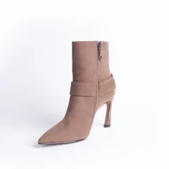 Cecelia New York Pyle Best