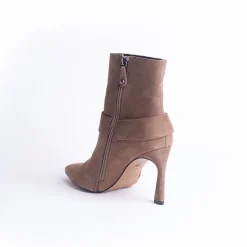 Cecelia New York Pyle Best